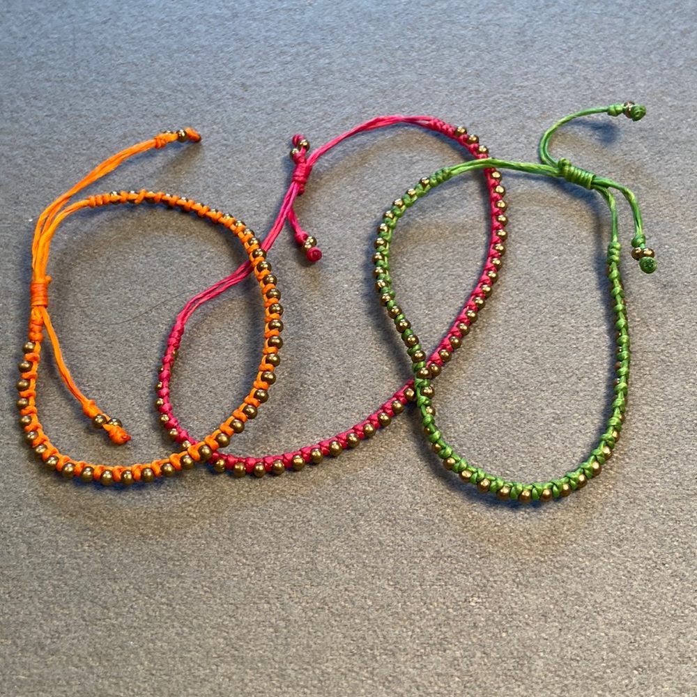 Woven wrap beacelets in 3‎ colors, brass beads, adjustable size